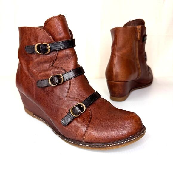 ERIC MICHAEL Lena Boot Women's EU 40/9.5 Leather Spain Buckles Wedge Boho - Picture 1 of 14